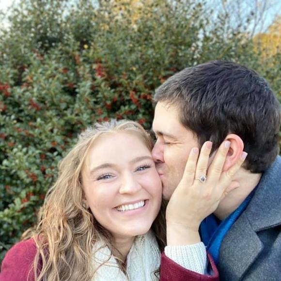 Profile Picture of Amanda Burkholder (@arburk) on Poshmark