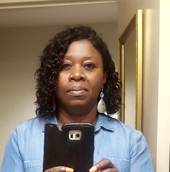 Profile Picture of Yolanda Handy (@ingram_yolanda) on Poshmark