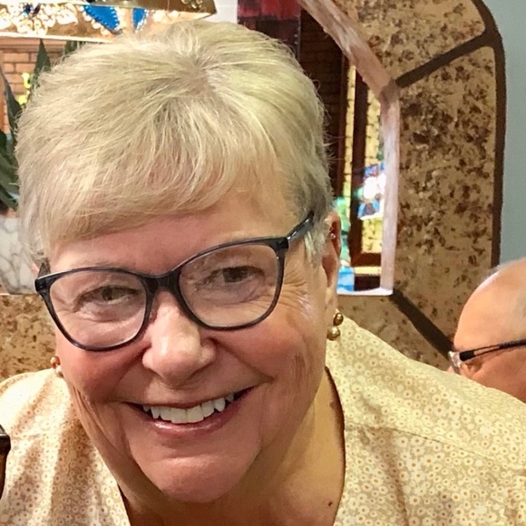 Profile Picture of Kathy Albion (@kathy_albion) on Poshmark