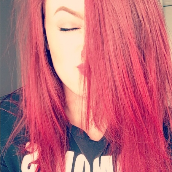 Profile Picture of Courtney Redditt (@courtneyredditt) on Poshmark