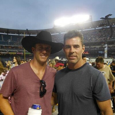 Profile Picture of Travis Bernard (@THEcobernar) on Twitter