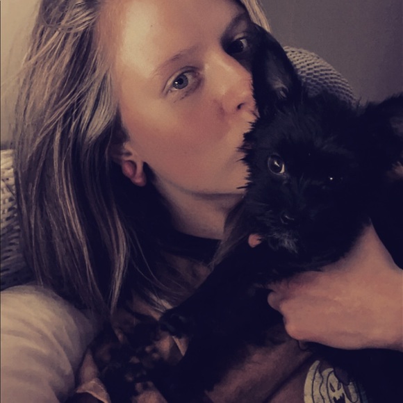 Profile Picture of Janelle Lalley (@janellelalle962) on Poshmark