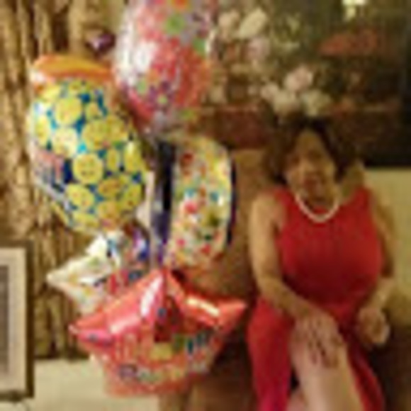 Stella Sansom - Poshmark Profile Picture of Stella Sansom (@stellasansom) on Poshmark