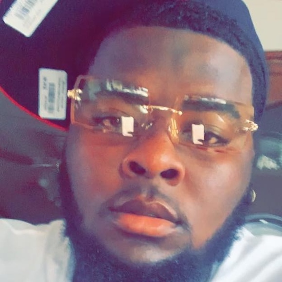 Profile Picture of Montez Davis (@tezthagoat) on Poshmark