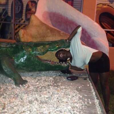 Profile Picture of Chris Roberts (@LilMissRobbie11) on Twitter
