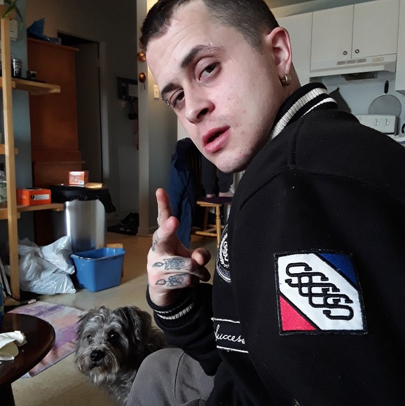 Profile Picture of Jonathan Bellefeuille (@jonathanbellefe) on Poshmark