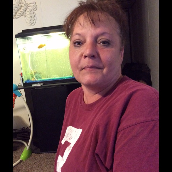 Profile Picture of Teresa Buracker (@teresaburacker) on Poshmark