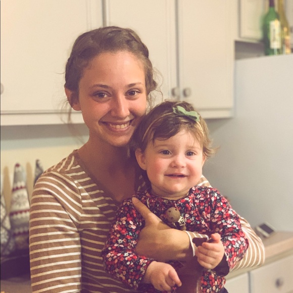 Profile Picture of Samantha Troyer (@samanthatroyer) on Poshmark