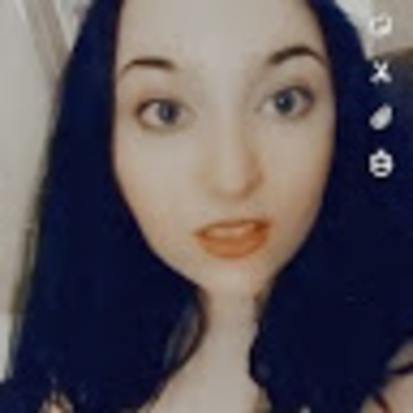 Profile Picture of Samantha Volmer (@missquaxolina) on Poshmark