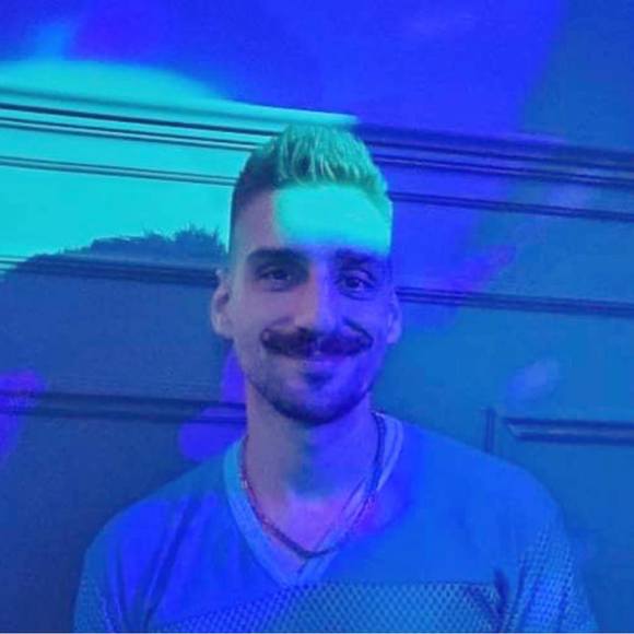 Profile Picture of Seth Kaiser (@graphicsjk) on Poshmark