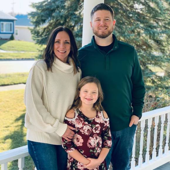 Profile Picture of Mandy Moeller (@mmoeller9) on Poshmark