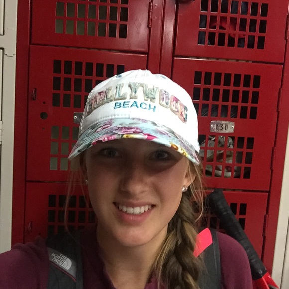 Profile Picture of Maylie Arfmann (@missy_may15) on Poshmark