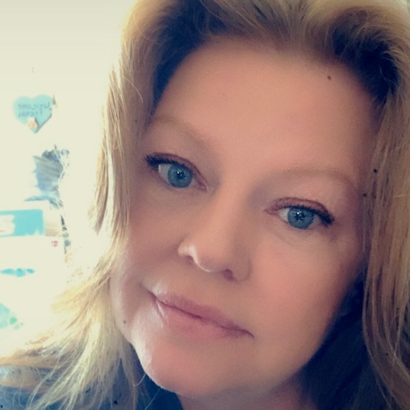 Profile Picture of Kerrenia Pico (@rusticginger) on Poshmark