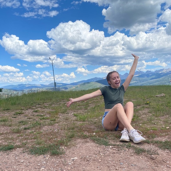 Profile Picture of Abby Crohan (@abbycrose23) on Poshmark