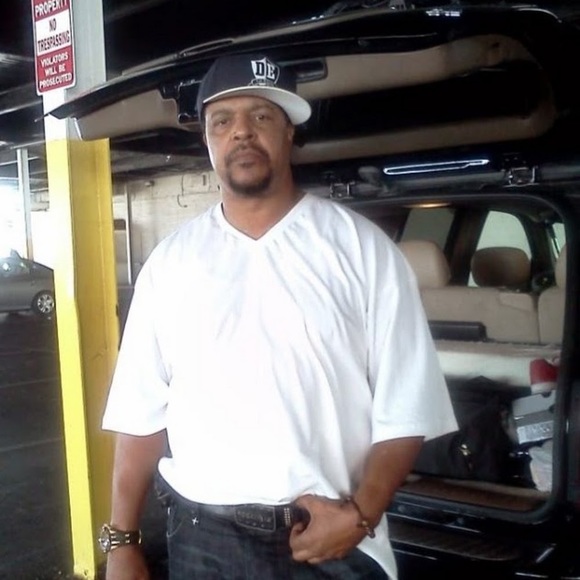 Profile Picture of Darryl Russell (@dgrussell63) on Poshmark