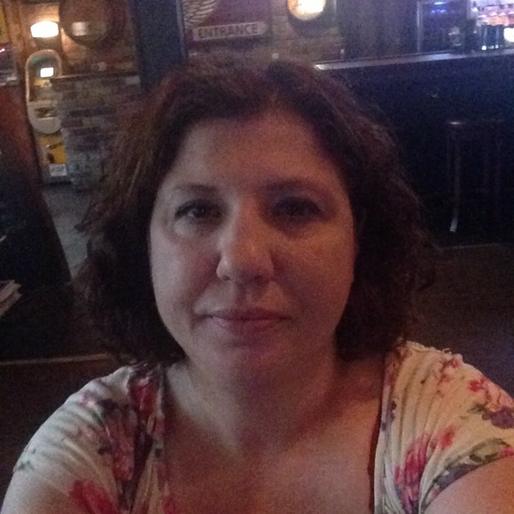 Profile Picture of Franca Cinelli (@cinellifranca) on Poshmark