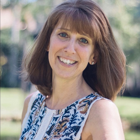 Profile Picture of Heidi Swedberg (@hswedberg628) on Poshmark