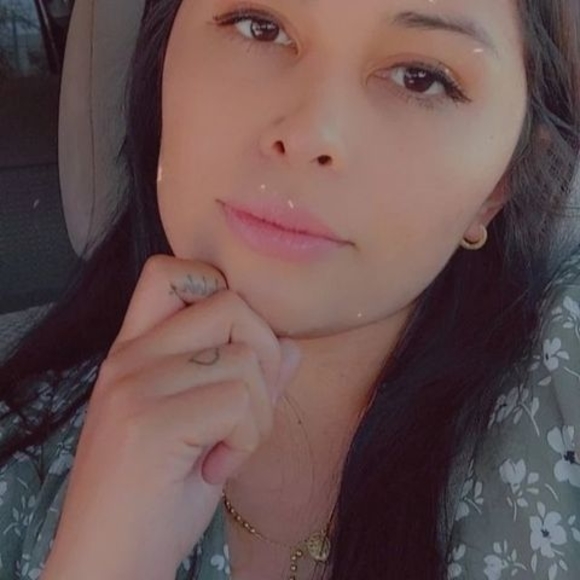 Profile Picture of Manny Manny (@alejita0811) on Poshmark