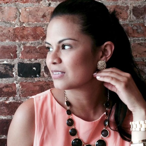 Isabel Anton - Poshmark Profile Picture of Isabel Anton (@isabelantonb) on Poshmark