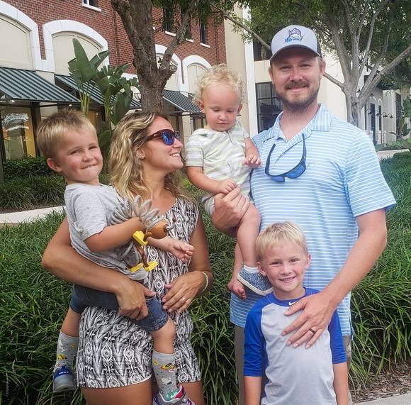 Profile Picture of Alisa Burfeindt (@alisab22) on Poshmark