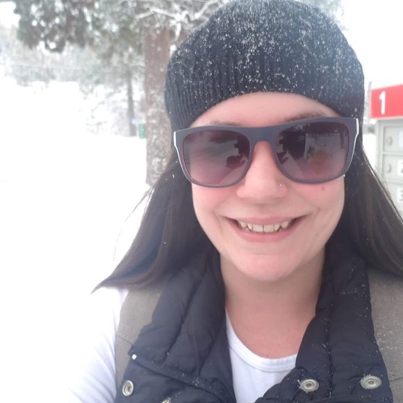 Profile Picture of Shyla Roberts (@shyla_roberts) on Poshmark