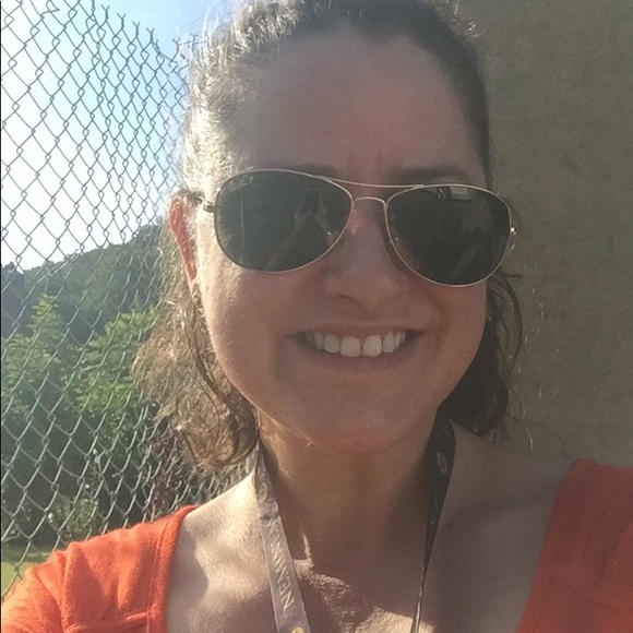 Profile Picture of Shea Adkins (@lspeacemaker) on Poshmark