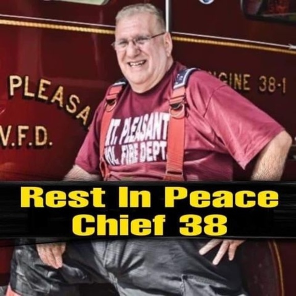 Profile Picture of Phillip Baumann (@phillipbaumann) on Poshmark