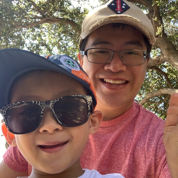 Profile Picture of Allen Chou (@zulertechs) on Poshmark