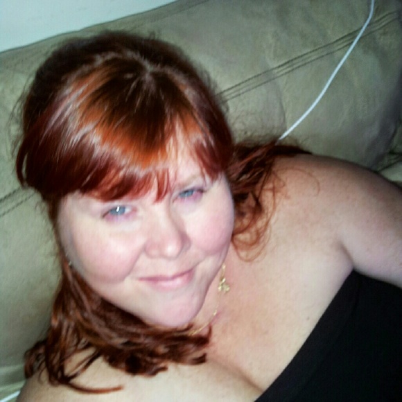 Profile Picture of Dawn Basallote (@dawnbasallote) on Poshmark