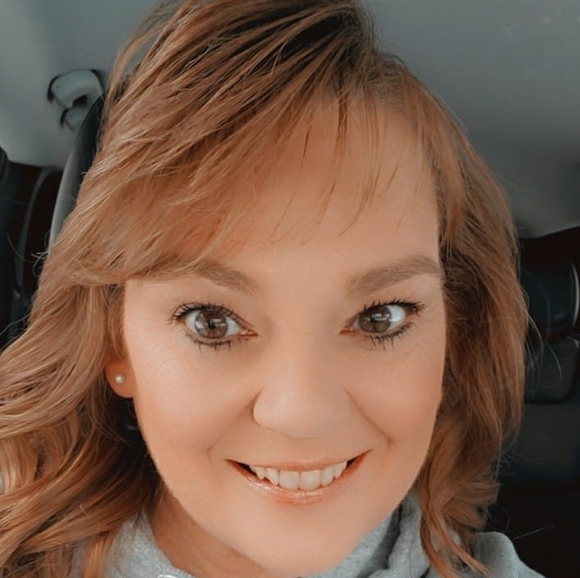 Profile Picture of Theresa Korbel (@tmk_060870) on Poshmark