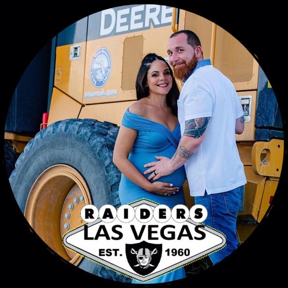 Profile Picture of Vanessa Seltzer (@vseltzer) on Poshmark