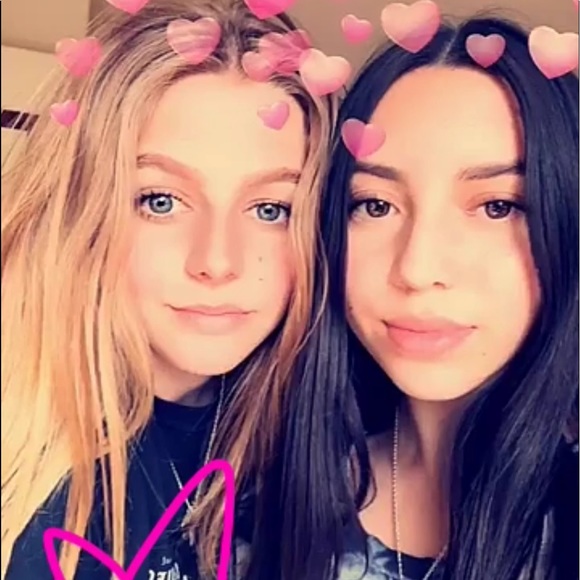 Tori Short - Poshmark Profile Picture of Tori Short (@vs_pink) on Poshmark