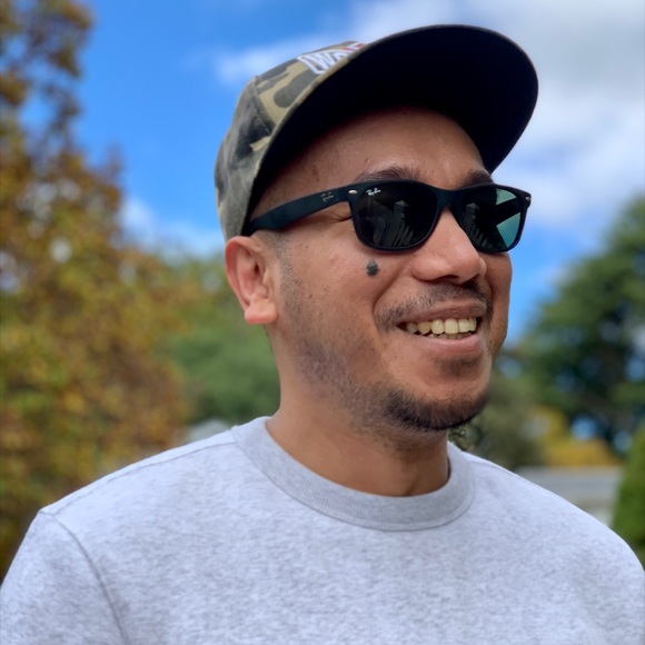 Profile Picture of Raymon Billote (@raybill) on Poshmark