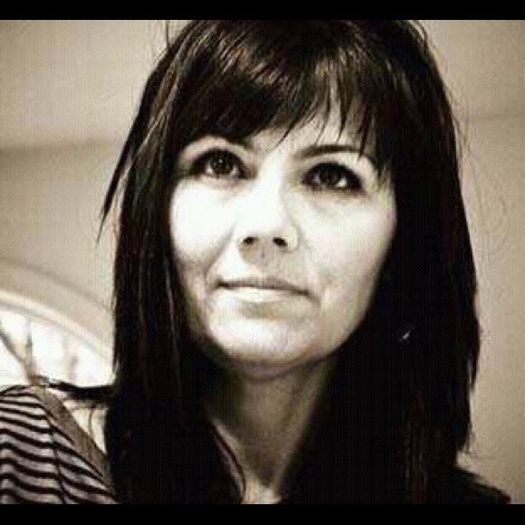 Profile Picture of Laina Lamb (@lainalamb) on Poshmark