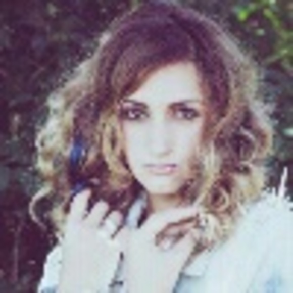 Profile Picture of Mariana Ayala (@mmm1704) on Poshmark