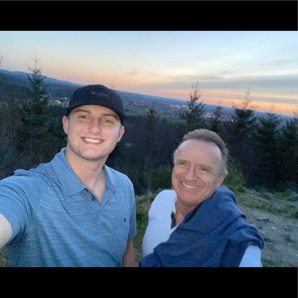 Profile Picture of Kevin Dunn (@kevindunn0227) on Poshmark