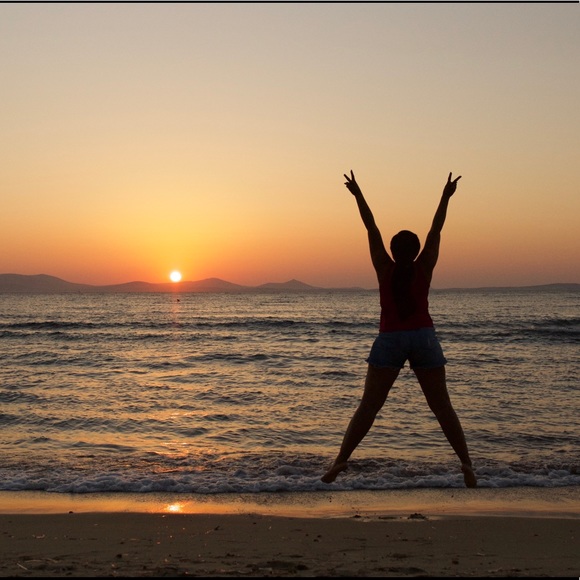 Profile Picture of Linou Linds (@linoulinds) on Poshmark