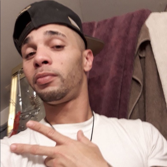 Profile Picture of Michael Warthen (@michaelwarthen) on Poshmark