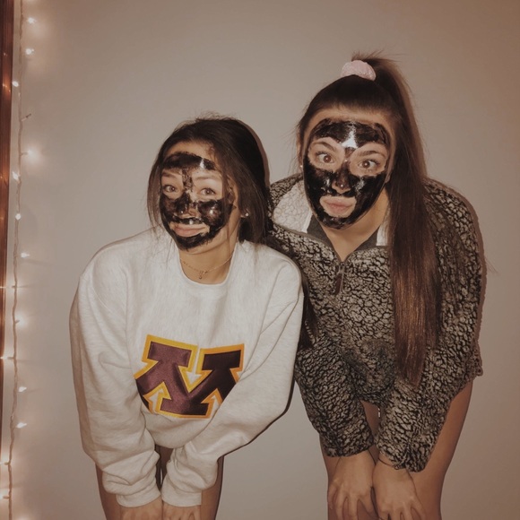 Profile Picture of Haley Shanks (@haley_s250) on Poshmark