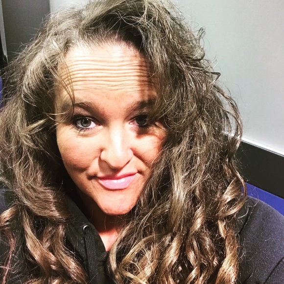 Profile Picture of Joni Birkey (@mossjonib) on Poshmark