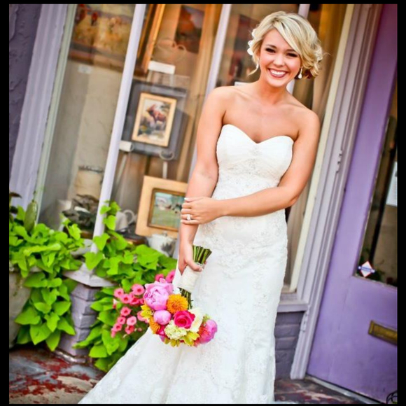 Profile Picture of Addie Clayton (@addieec) on Poshmark