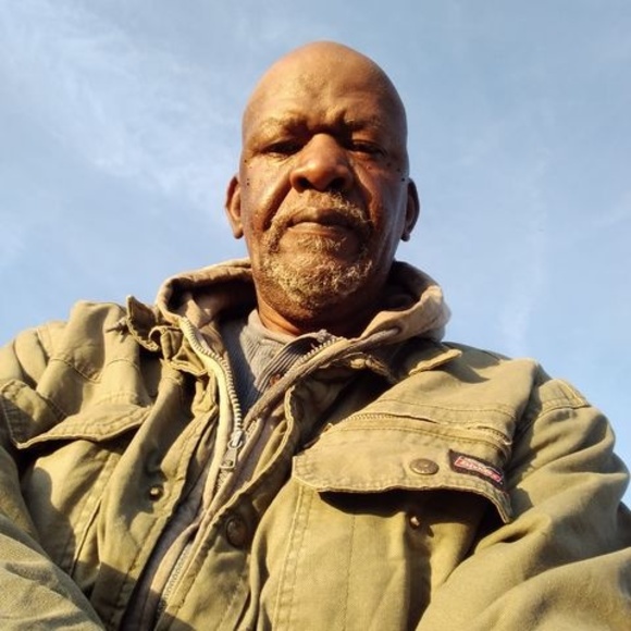 Profile Picture of James Heck (@jamesheck264) on Poshmark