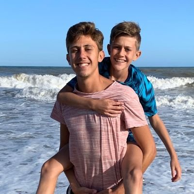 Profile Picture of Juli Plaksin (@juliplaksin) on Twitter