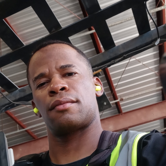 Profile Picture of Kendrick Thomas (@noyek1977) on Poshmark