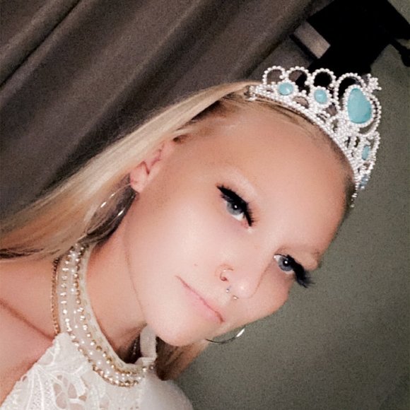 Profile Picture of Alyssa Archie (@alyssaarchie576) on Poshmark