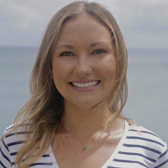 Profile Picture of Leah Carriere (@leahcarriere) on Poshmark