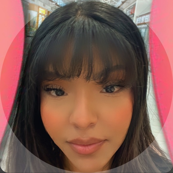 Hillary Ramirez - Poshmark Profile Picture of Hillary Ramirez (@sheismoneybag) on Poshmark