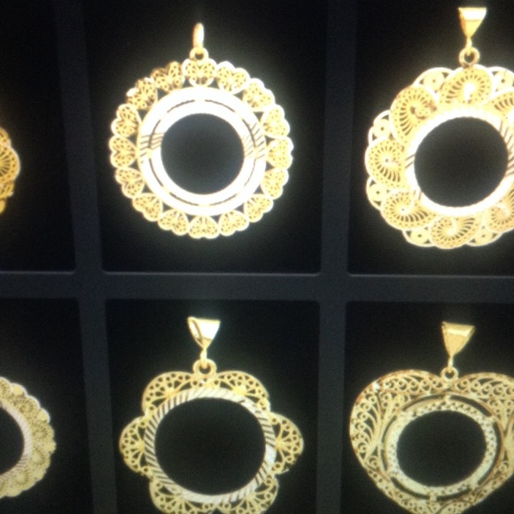 Profile Picture of Britney Ashland (@monkeychich) on Poshmark