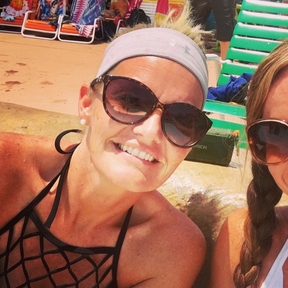 Profile Picture of Carly Bell (@carlymccrary) on Poshmark