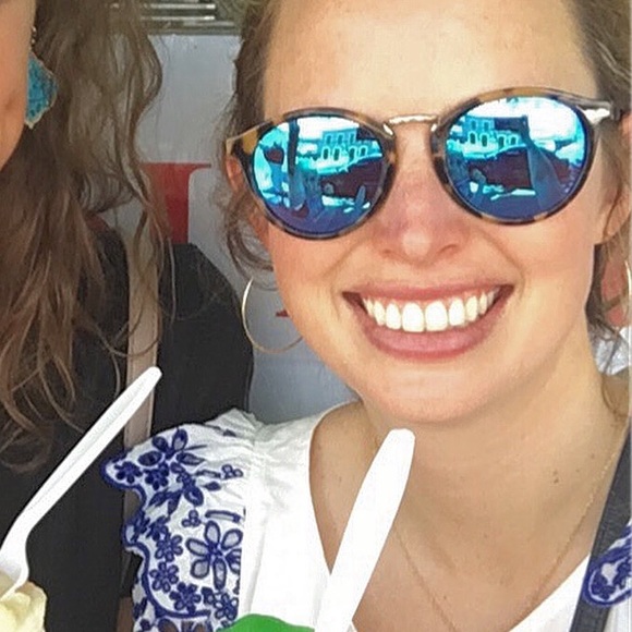 Profile Picture of Catherine Rickenbacker (@crickenbacker8) on Poshmark